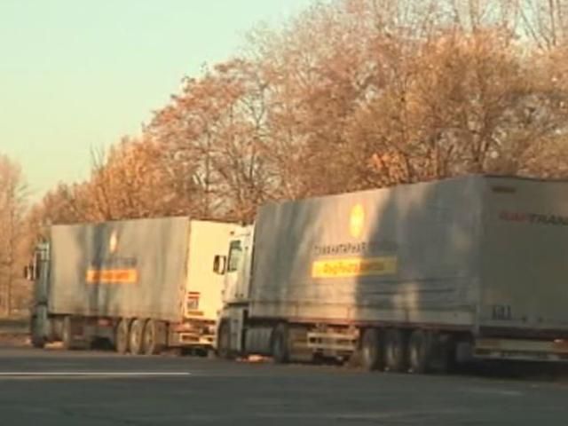 На Донбас знову поїхав гуманітарний рейс Ріната Ахметова На Донбас знову поїхав гуманітарний рейс Ріната Ахметова