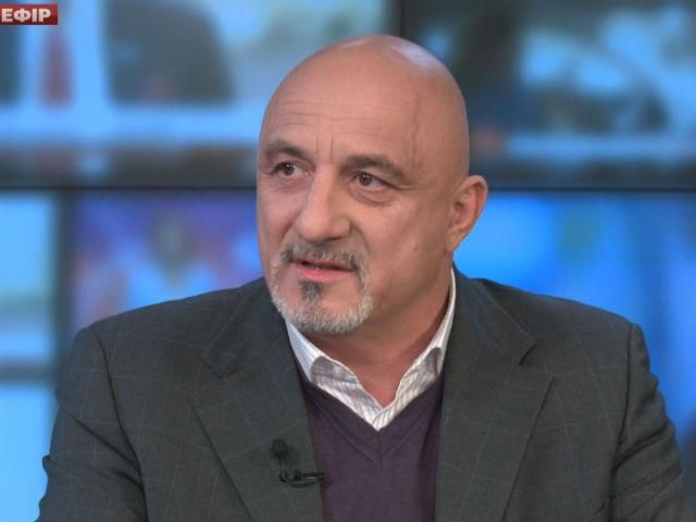 Украинцы должны меньше ходить по магазинам и больше платить по тарифам, — Плачков Украинцы должны меньше ходить по магазинам и больше платить по тарифам, — Плачков