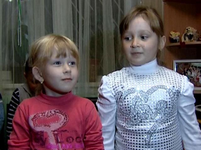 Харківські дошкільнята малюють картини для військових АТО (Відео) Харківські дошкільнята малюють картини для військових АТО (Відео)