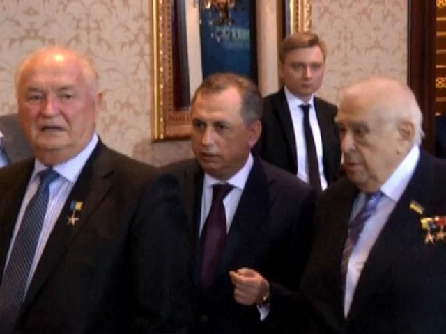 Звягильский и Шаповалов — первые депутаты ВР Звягильский и Шаповалов — первые депутаты ВР