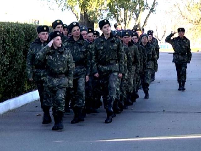 Життя в казармі. Якими є нині військові будні солдатів? Життя в казармі. Якими є нині військові будні солдатів?