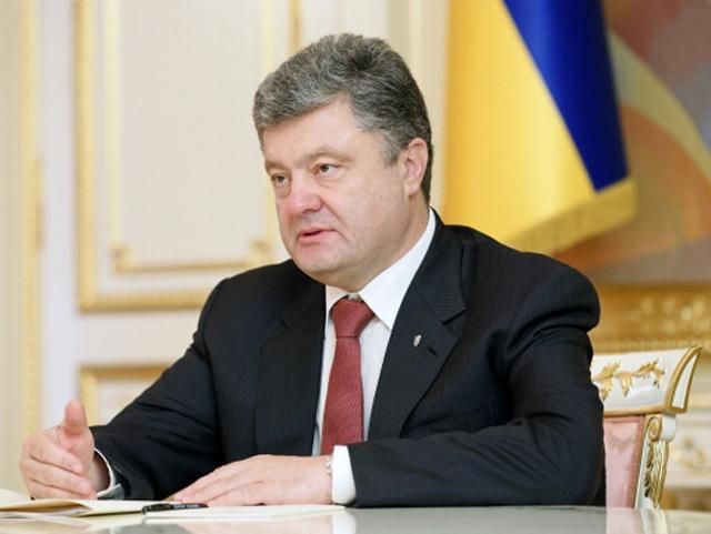Президент не исключает усиления контроля на блокпостах и экономического режима на Донбассе