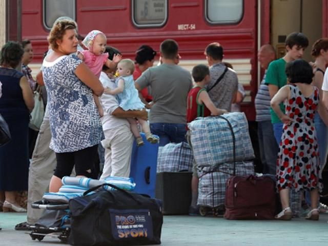 Уже більше 44 тисяч сімей переселенців отримують матеріальну допомогу, — Кабмін Уже більше 44 тисяч сімей переселенців отримують матеріальну допомогу, — Кабмін