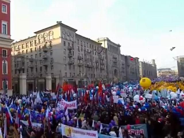День народного единства России москвичи отметили двумя масштабными акциями (Видео) День народного единства России москвичи отметили двумя масштабными акциями (Видео)