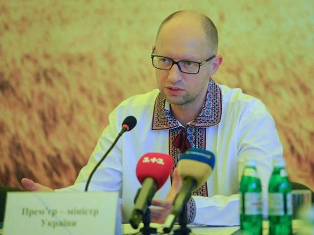 Яценюк анонсував другу хвилю люстрації Яценюк анонсував другу хвилю люстрації