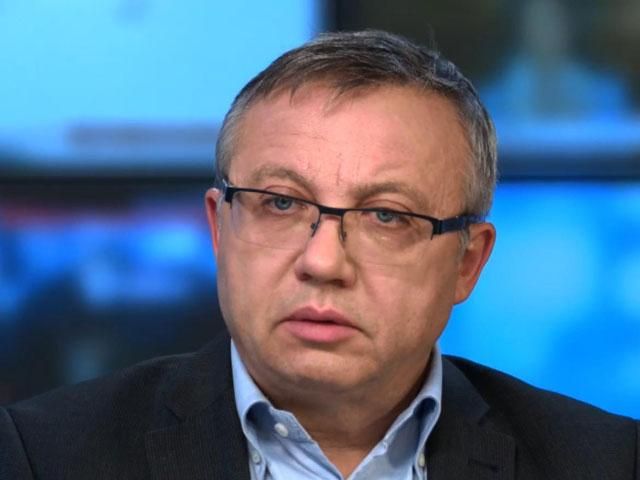 Банки смогут продавать валюту через кассы, — эксперт Банки смогут продавать валюту через кассы, — эксперт