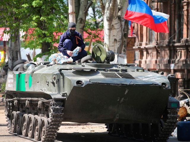 Под Счастье пришла российская армия с 50-ю единицами бронетехники