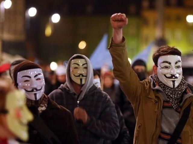 В Англии сожгли гигантского Путина (Фото) В Англии сожгли гигантского Путина (Фото)