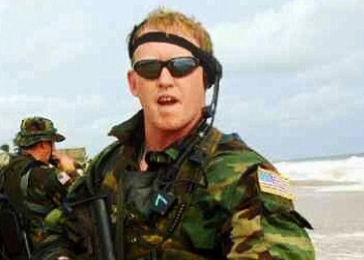 Стало известно имя военного, который ликвидировал Усаму бен Ладена Стало известно имя военного, который ликвидировал Усаму бен Ладена