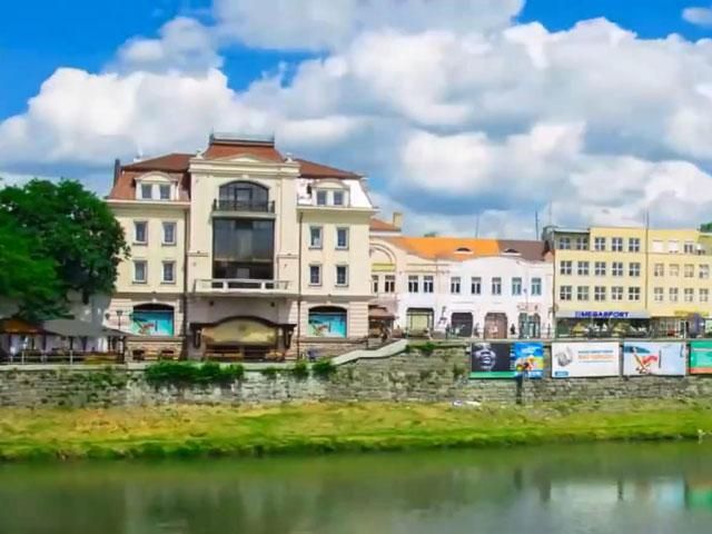 Територія нескорених. Закарпатські нескорені завжди збиралися на площах Ужгорода Територія нескорених. Закарпатські нескорені завжди збиралися на площах Ужгорода