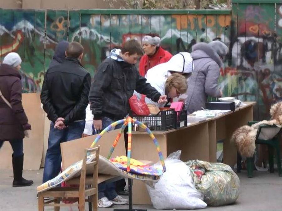 В Киеве для получения помощи беженцам выдают талоны В Киеве для получения помощи беженцам выдают талоны