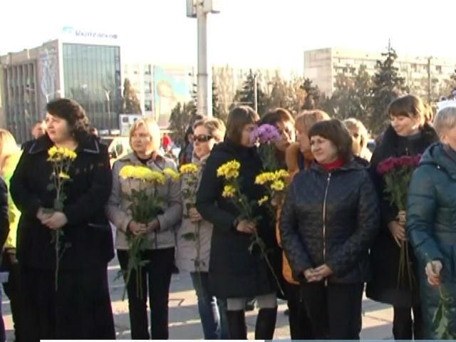 У Запоріжжя повернулися 200 "кіборгів", які захищали донецький аеропорт У Запоріжжя повернулися 200 "кіборгів", які захищали донецький аеропорт