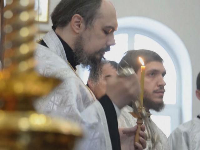 У Донецьку поховали хлопчиків, убитих снарядом у дворі школи У Донецьку поховали хлопчиків, убитих снарядом у дворі школи