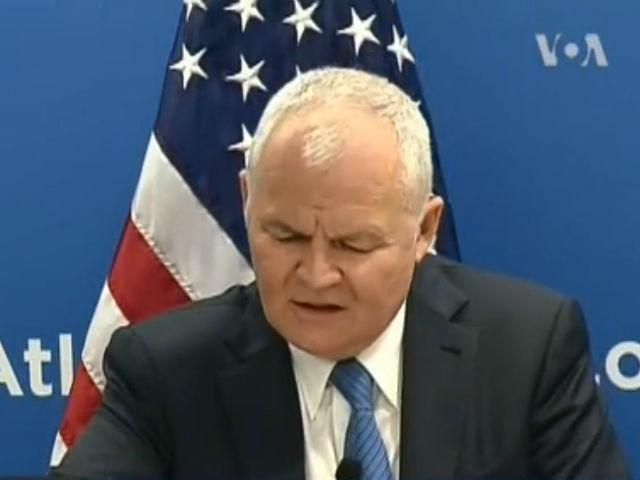 Голос Америки. Світові лідери сперечаються, чи допомагати Україні Голос Америки. Світові лідери сперечаються, чи допомагати Україні