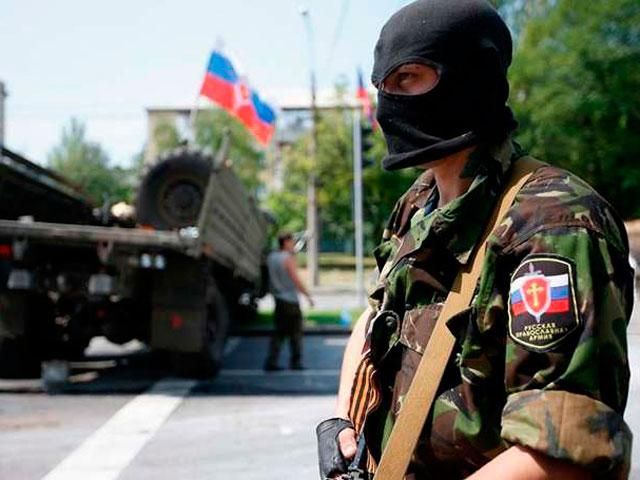 Террористы взяли в плен украинских переговорщиков Террористы взяли в плен украинских переговорщиков