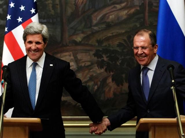 Керри и Лавров договорились продолжать диалог относительно ситуации в Украине Керри и Лавров договорились продолжать диалог относительно ситуации в Украине