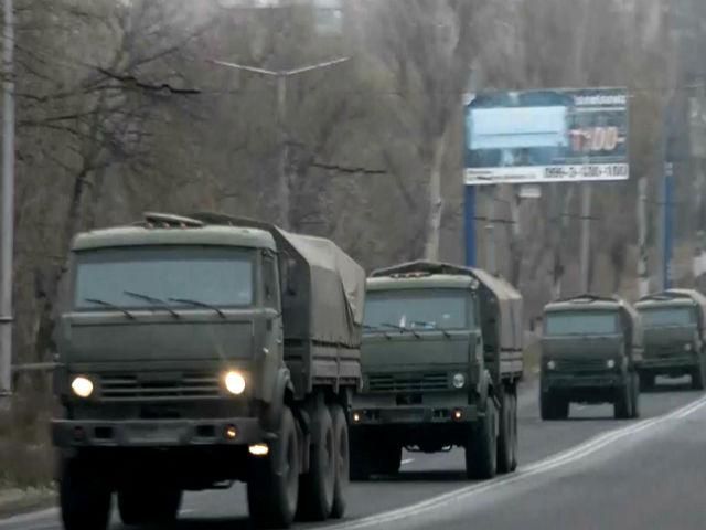 В Донецкой области зафиксировали 3 колонны вражеской военной техники (Видео)