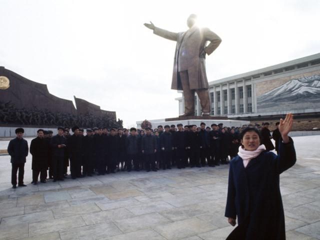 Північна Корея звільнила двох ув’язнених американців Північна Корея звільнила двох ув’язнених американців