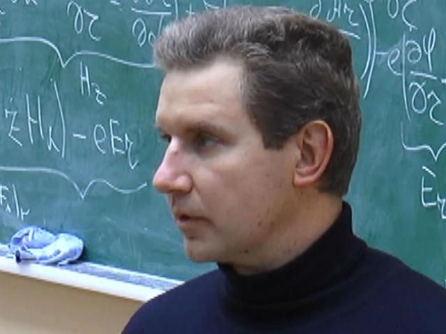 Взводом "киборгов" командует физик-теоретик Взводом "киборгов" командует физик-теоретик