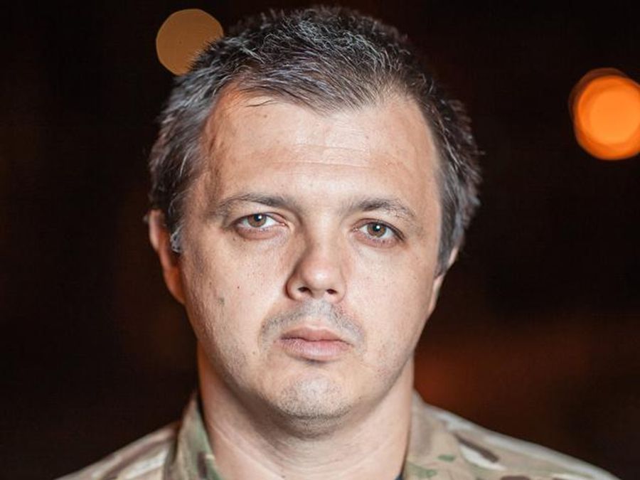 Надо немедленно определить, где линии обороны картонные и существуют лишь на бумаге — Семенченко Надо немедленно определить, где линии обороны картонные и существуют лишь на бумаге — Семенченко