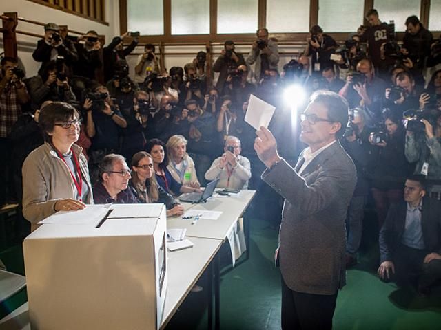 Як у Каталонії проходить неформальне опитування щодо незалежності Як у Каталонії проходить неформальне опитування щодо незалежності