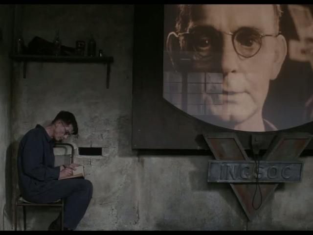 В Єгипті заарештували студента через роман Орвелла "1984" В Єгипті заарештували студента через роман Орвелла "1984"