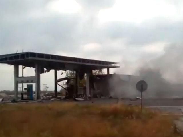 Терористи розважаються: “рознесли” автозаправку з гранатометів (Відео 18+) Терористи розважаються: “рознесли” автозаправку з гранатометів (Відео 18+)