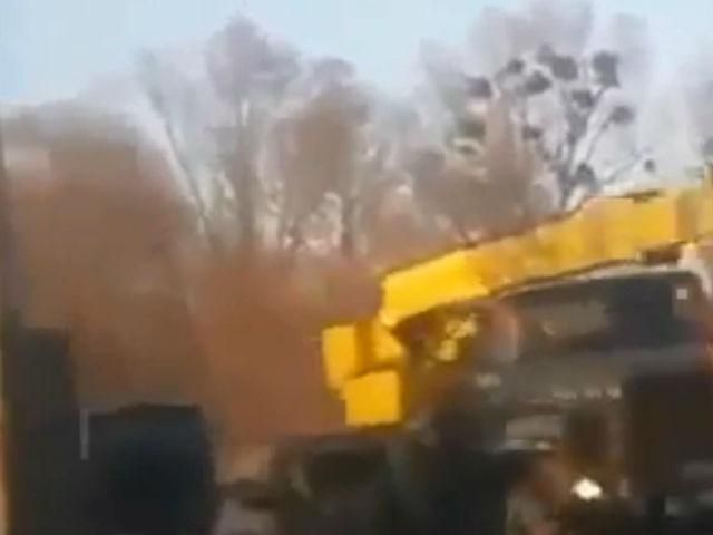 В Україну заїхала чергова колона російської техніки (Відео) В Україну заїхала чергова колона російської техніки (Відео)