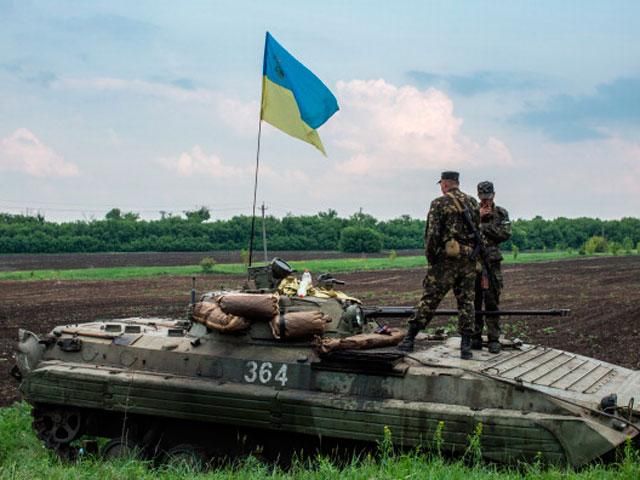 За ночь ранены трое украинских военных, — штаб АТО За ночь ранены трое украинских военных, — штаб АТО
