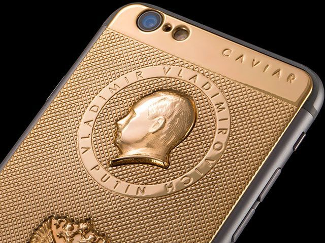 “Путіноманія”: в Росії продають золоті iPhone з портретами агресора (Фото)