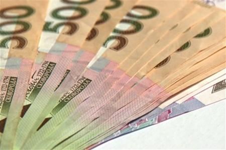 Украинцы с начала года вынесли из банков более 100 млрд гривен Украинцы с начала года вынесли из банков более 100 млрд гривен