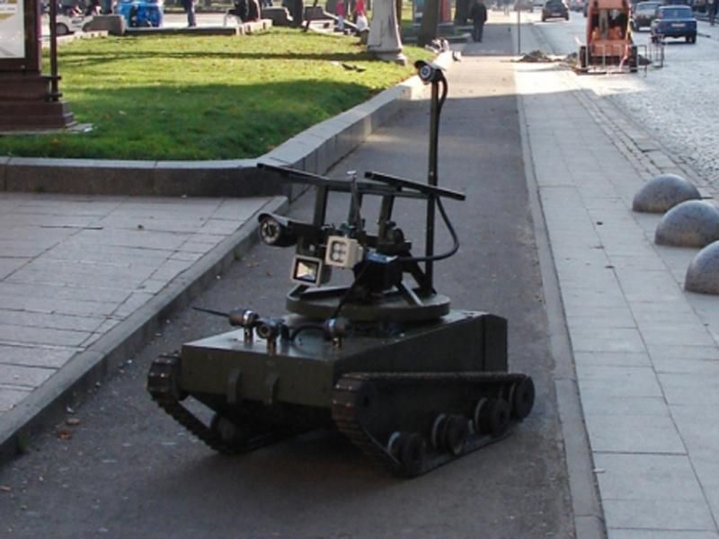 Зі Львова в зону АТО передали міні-танк-розвідник (Фото, Відео)