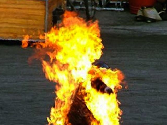 В Токио мужчина совершил самосожжение В Токио мужчина совершил самосожжение