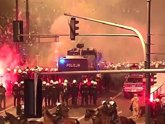 Внаслідок сутичок в Польщі поранено понад 70 осіб, — ЗМІ Внаслідок сутичок в Польщі поранено понад 70 осіб, — ЗМІ