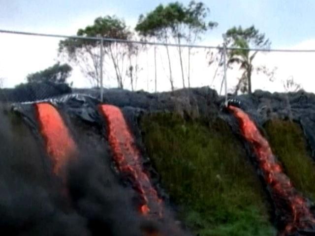 На Гавайях вулкан Килауэа продолжает сжигать все на своем пути