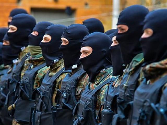 Вулиці Маріуполя патрулюватимуть добровольчі батальйони і Самооборона (Відео)