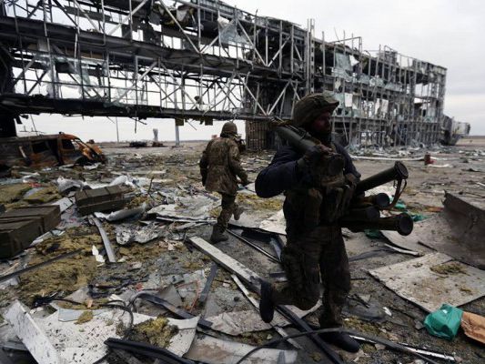 "Правый сектор" вышел из терминалов аэропорта Донецка