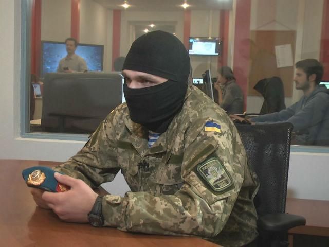 Деякі колишні близькі друзі зараз воюють за сепаратистів, — десантник 25 бригади Деякі колишні близькі друзі зараз воюють за сепаратистів, — десантник 25 бригади