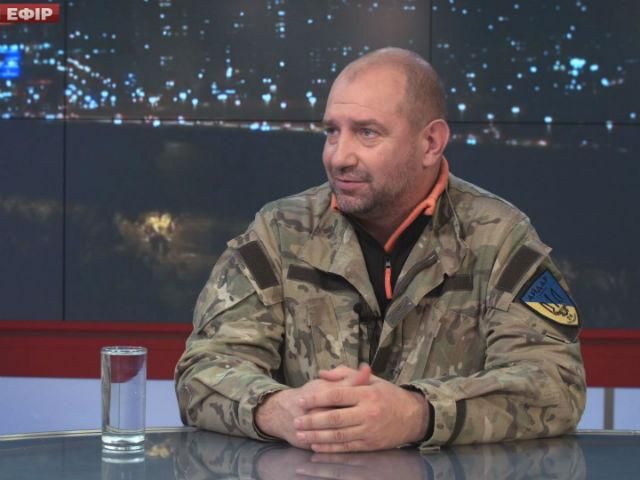 Представители ОБСЕ обнимаются с сепаратистами на их блокпостах, — комбат "Айдара" Представители ОБСЕ обнимаются с сепаратистами на их блокпостах, — комбат "Айдара"