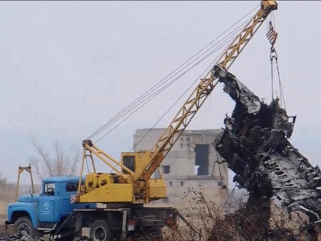 Спасатели продолжают поиски тел с Boeing 777 Спасатели продолжают поиски тел с Boeing 777