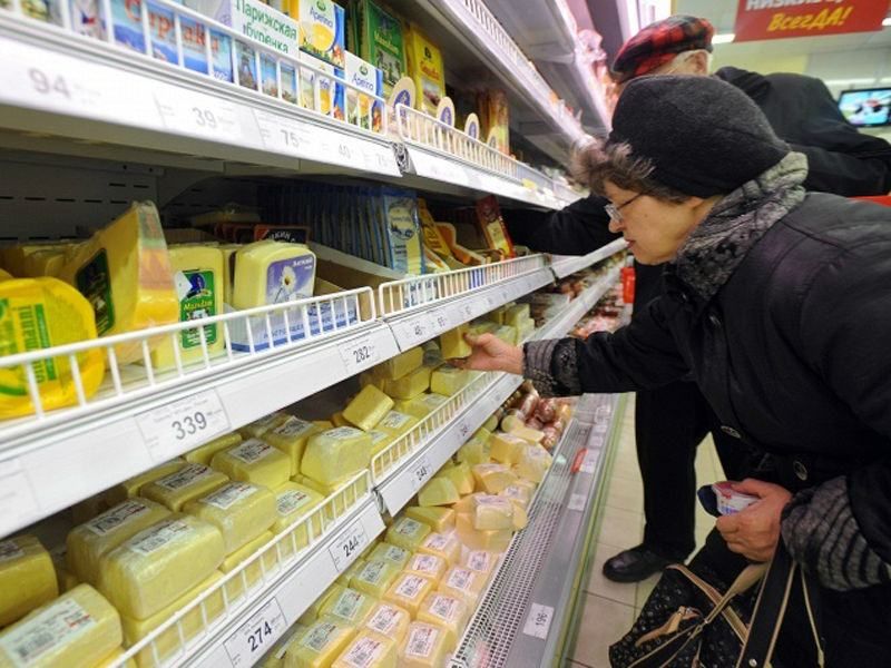 Россия запретила ввозить сыроподобные продукты из Украины