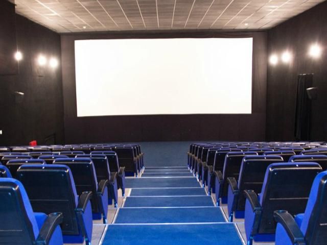 В Москве студент купил у Потанина сеть кинотеатров за 400 млн долларов В Москве студент купил у Потанина сеть кинотеатров за 400 млн долларов