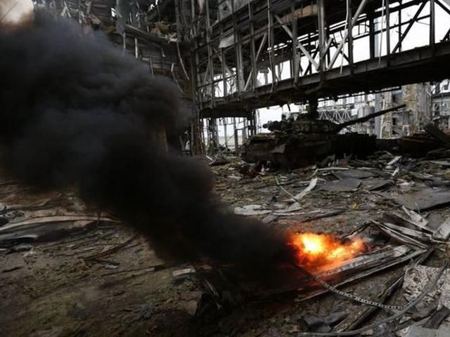 Терористи вчергове безрезультатно атакували донецький аеропорт, — прес-центр АТО Терористи вчергове безрезультатно атакували донецький аеропорт, — прес-центр АТО