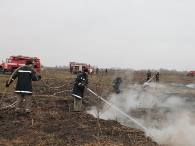 На Чернігівщині гасять наймасштабніші за останні 20 років торф'яні пожежі (Фото. Відео)
