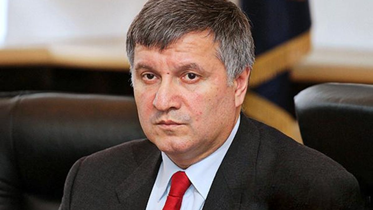 Яценюк предлагает оставить Авакова на посту главы МВД Яценюк предлагает оставить Авакова на посту главы МВД