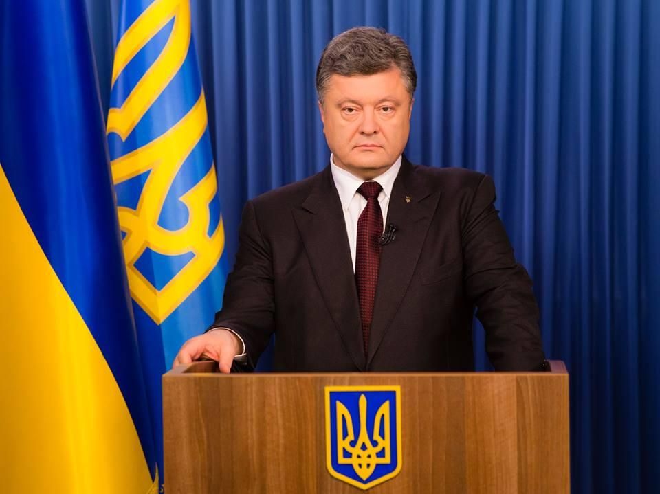 Порошенко запевнив силовиків, що підстави для паніки відсутні Порошенко запевнив силовиків, що підстави для паніки відсутні