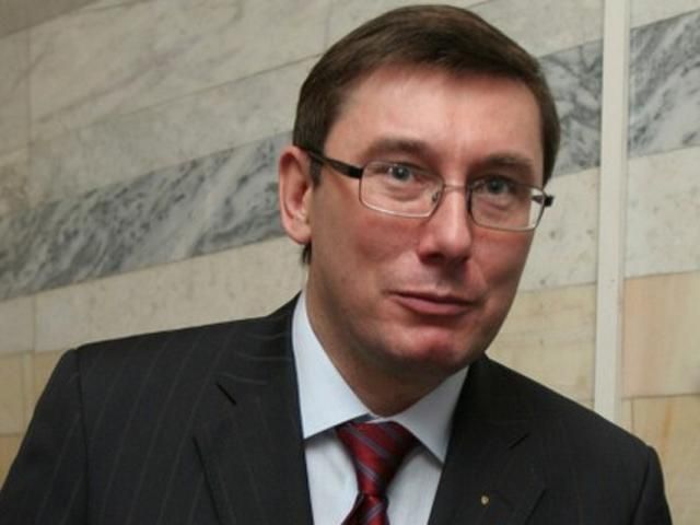 Прем’єр-міністром має бути Яценюк, — Луценко