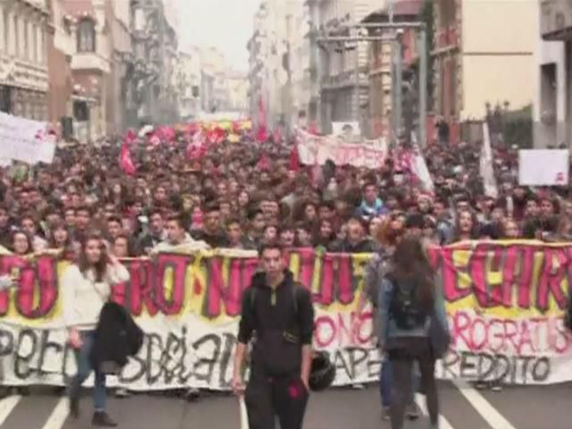 Італію та Португалію охопили масові протести