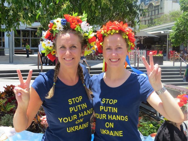 Українці Австралії Путіну: "Сідай на свій мотоцикл та їдь додому!" (Фото) Українці Австралії Путіну: "Сідай на свій мотоцикл та їдь додому!" (Фото)