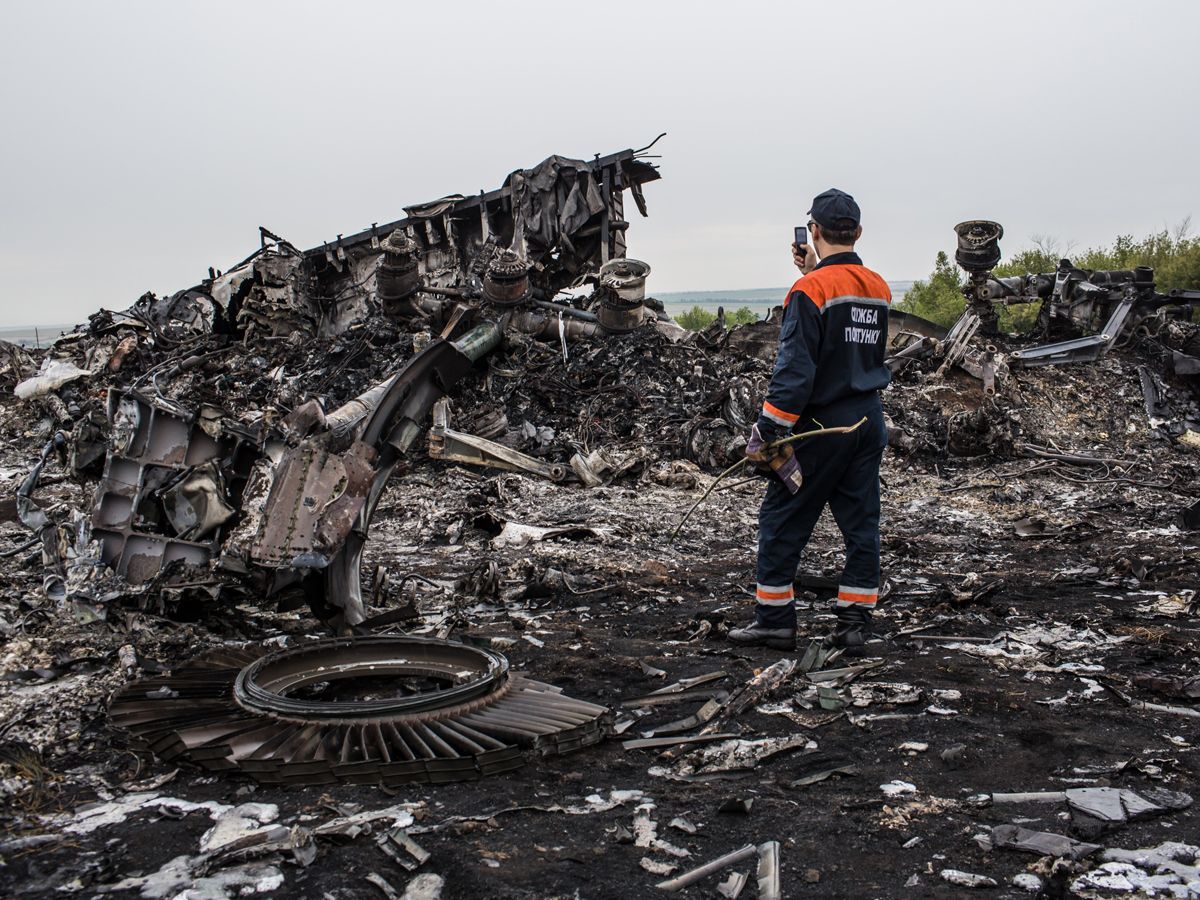 Експерти розпочали збір уламків Boeing в Донецькій області